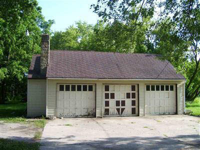 4250 Lapeer Road Burton, MI 48509 - Photo 2 of 7 20137507-1.JPG