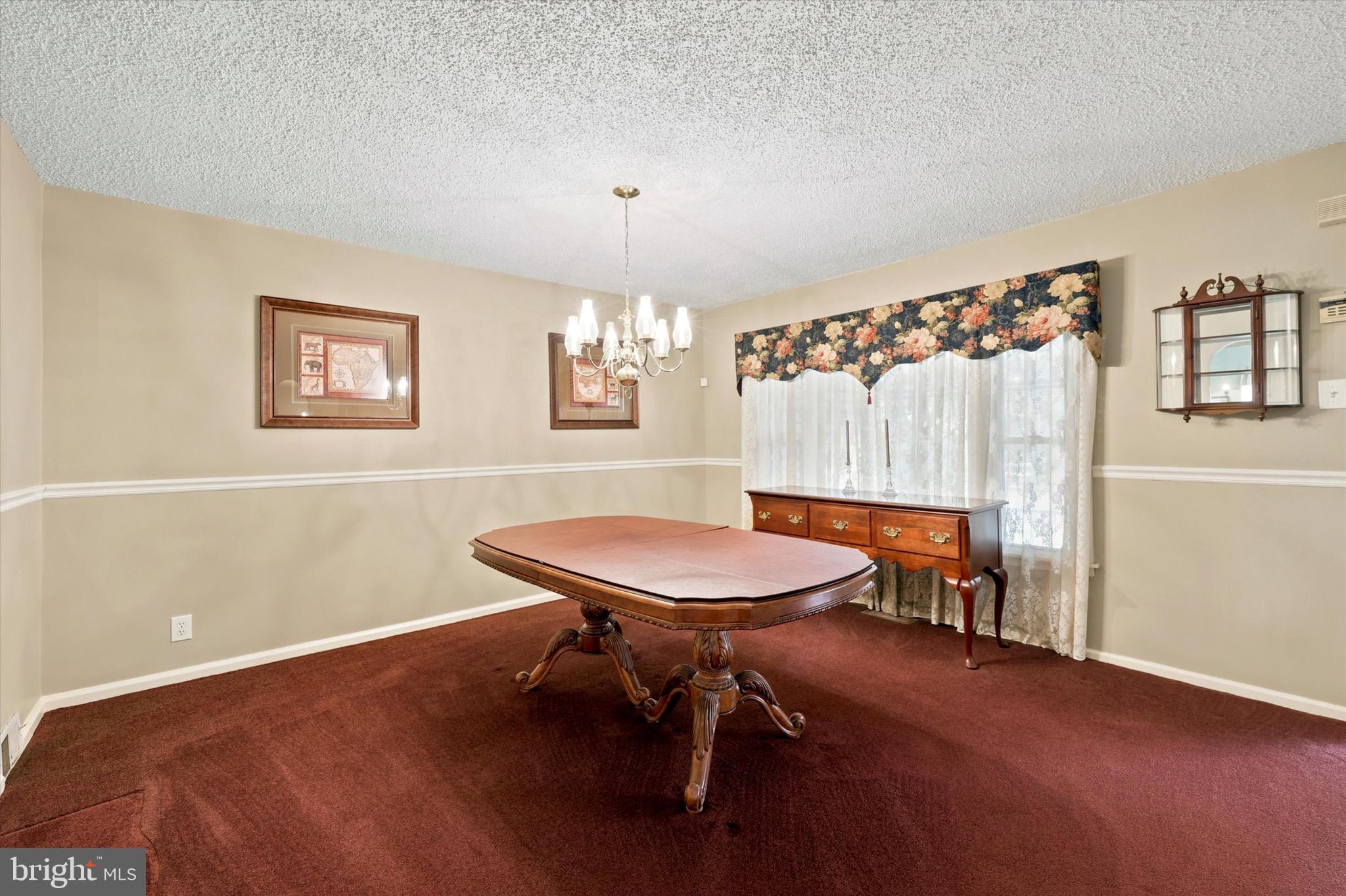 103 Wellington Road Aston, PA 19014 - Photo 7 of 24 Dining area