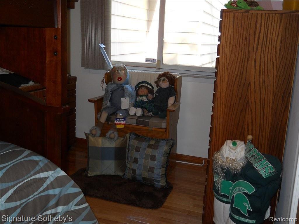5155 Reymont Road Waterford, MI 48327 - Photo 8 of 19 Bedroom 2