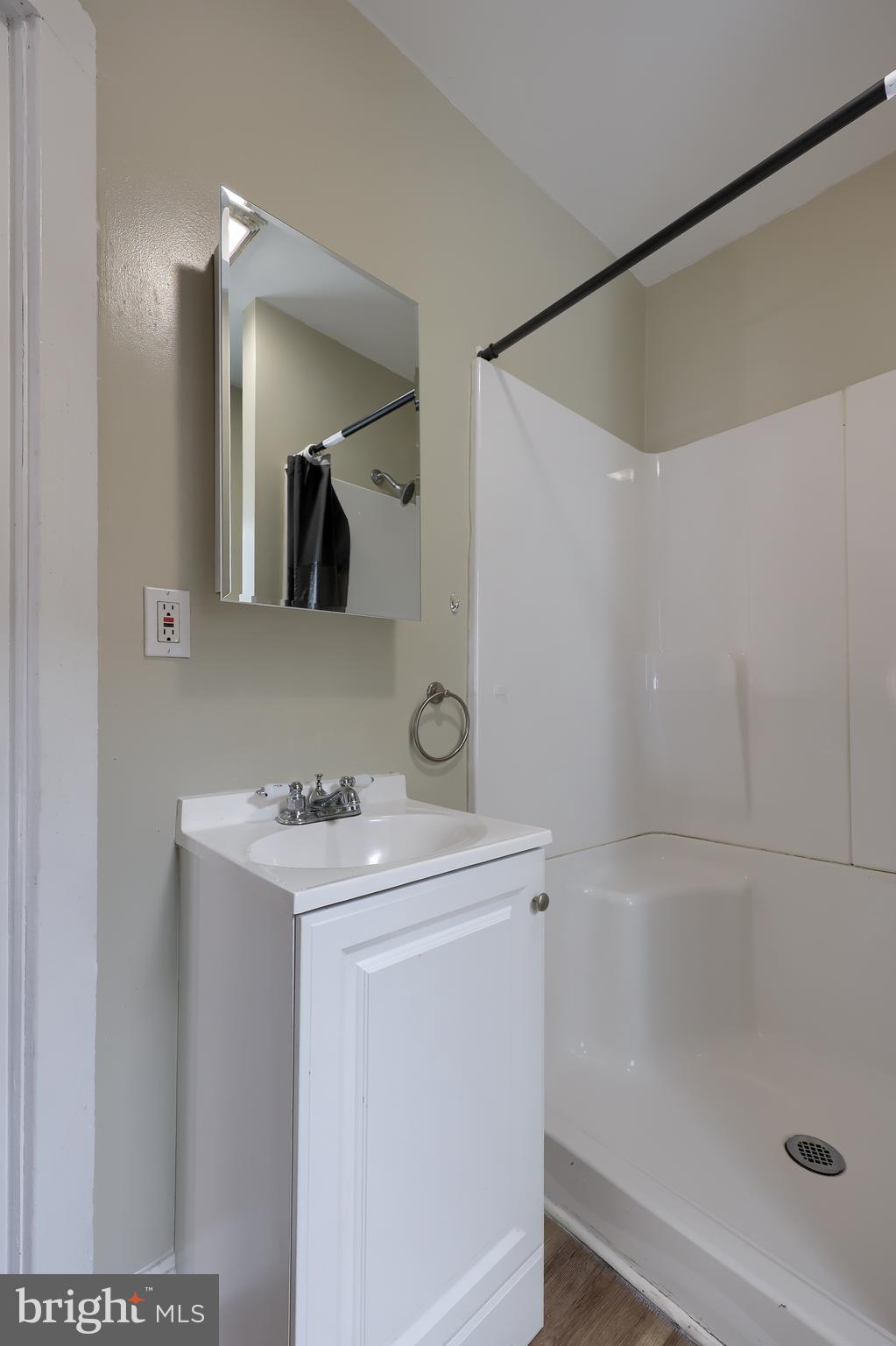515 North Front Street Reading, PA 19601 - Photo 23 of 37 Bathroom