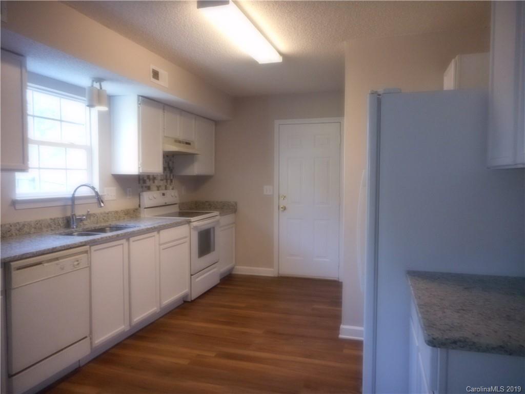 2322 Pesca Lane Charlotte, NC 28213 - Photo 4 of 19