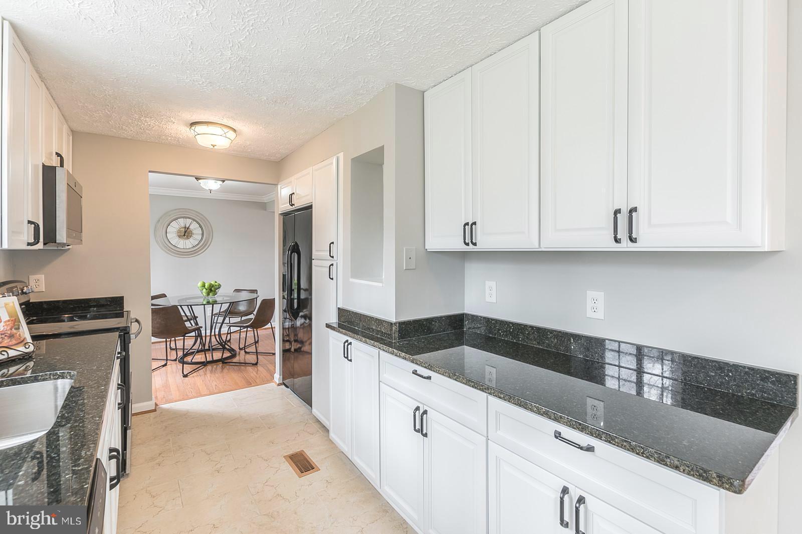 8287 Raindrop Way Springfield, VA 22153 - Photo 12 of 36 Gallery Image 12