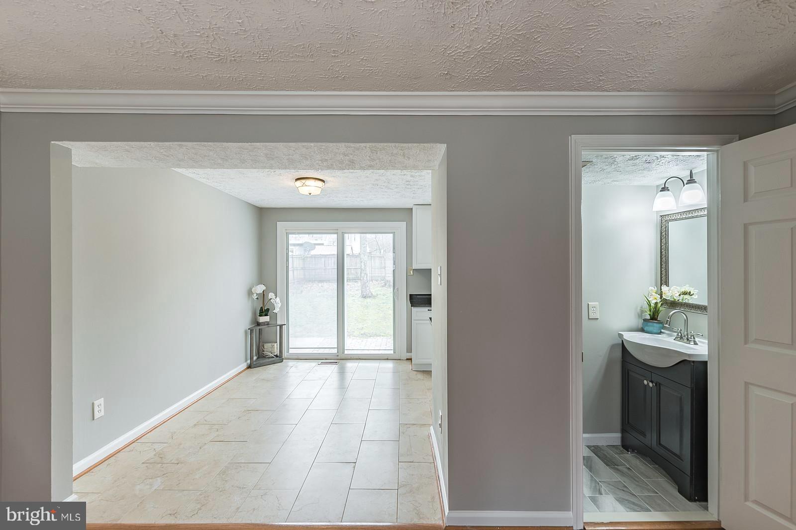 8287 Raindrop Way Springfield, VA 22153 - Photo 16 of 36 Gallery Image 16
