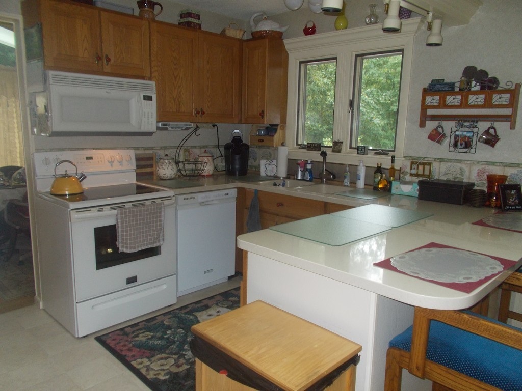13 Old Cart Road Hamilton, MA 01982 - Photo 8 of 30 Gallery Image 8