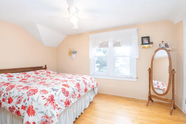 $1,799,000 | W304-n2426 Maple Avenue, Delafield, WI 53072