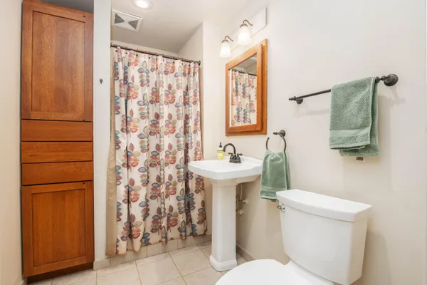 $1,799,000 | W304-n2426 Maple Avenue, Delafield, WI 53072