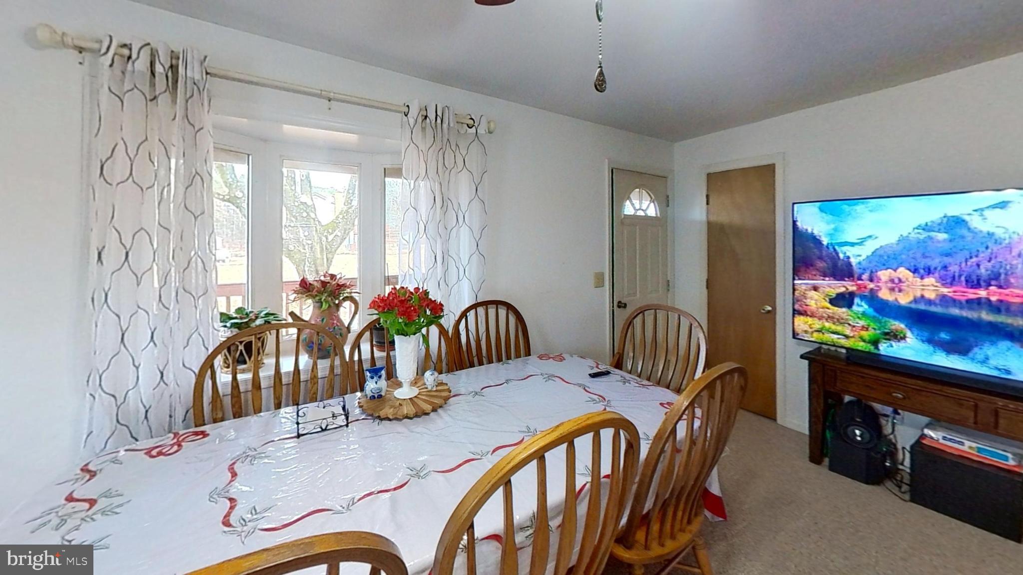 170-174 West Millstream Road Cream Ridge, NJ 08514 - Photo 80 of 109 Cottage Dining Room