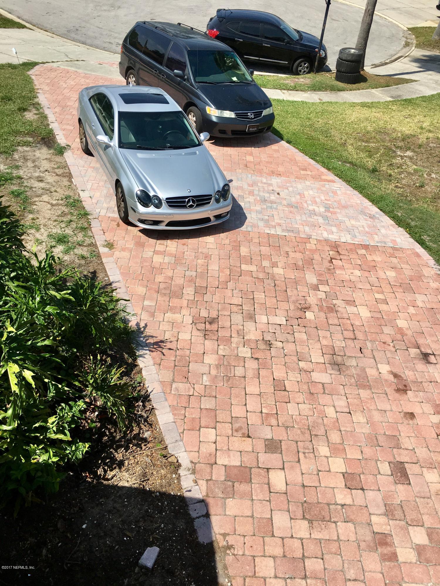 964 Aries Road West Jacksonville, FL 32216 - Photo 3 of 20 IMG_2424