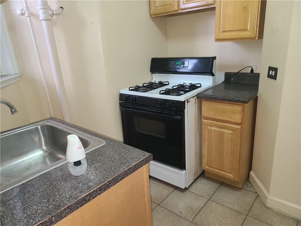 208 Centre Avenue, Unit 4B New Rochelle, NY 10805 - Photo 3 of 11