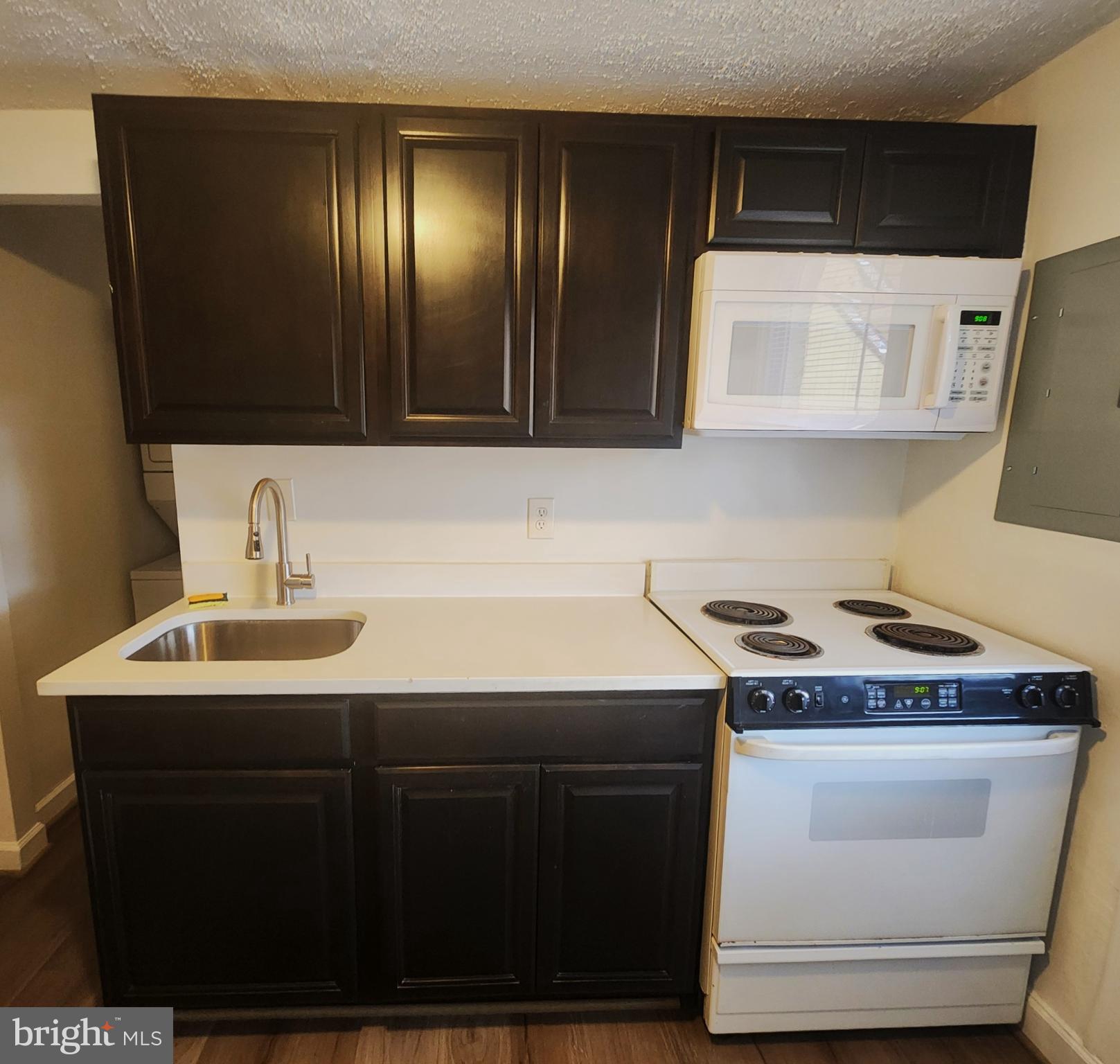 135 Carver Road Dundalk, MD 21222 - Photo 3 of 14 Kitchen