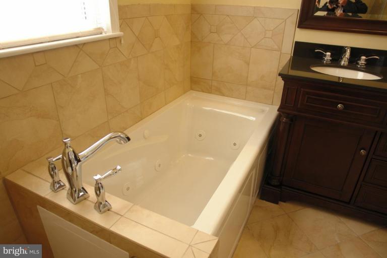 7305 Hogarth Street Springfield, VA 22151 - Photo 12 of 22 Master Bath #2