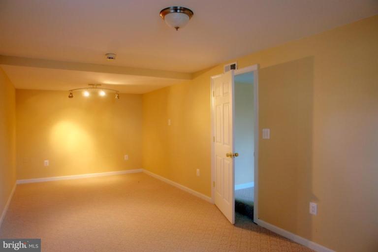 7305 Hogarth Street Springfield, VA 22151 - Photo 18 of 22 Family Room