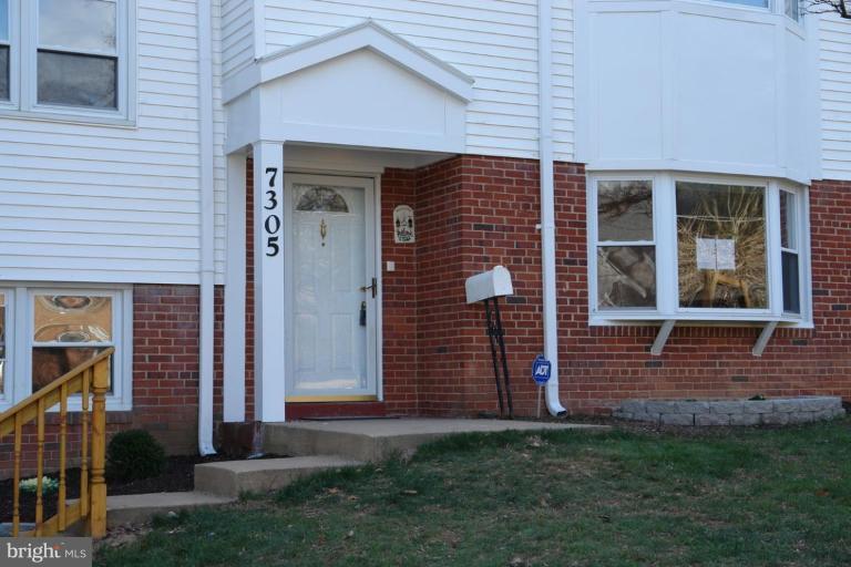 7305 Hogarth Street Springfield, VA 22151 - Photo 10 of 22 WELCOME HOME