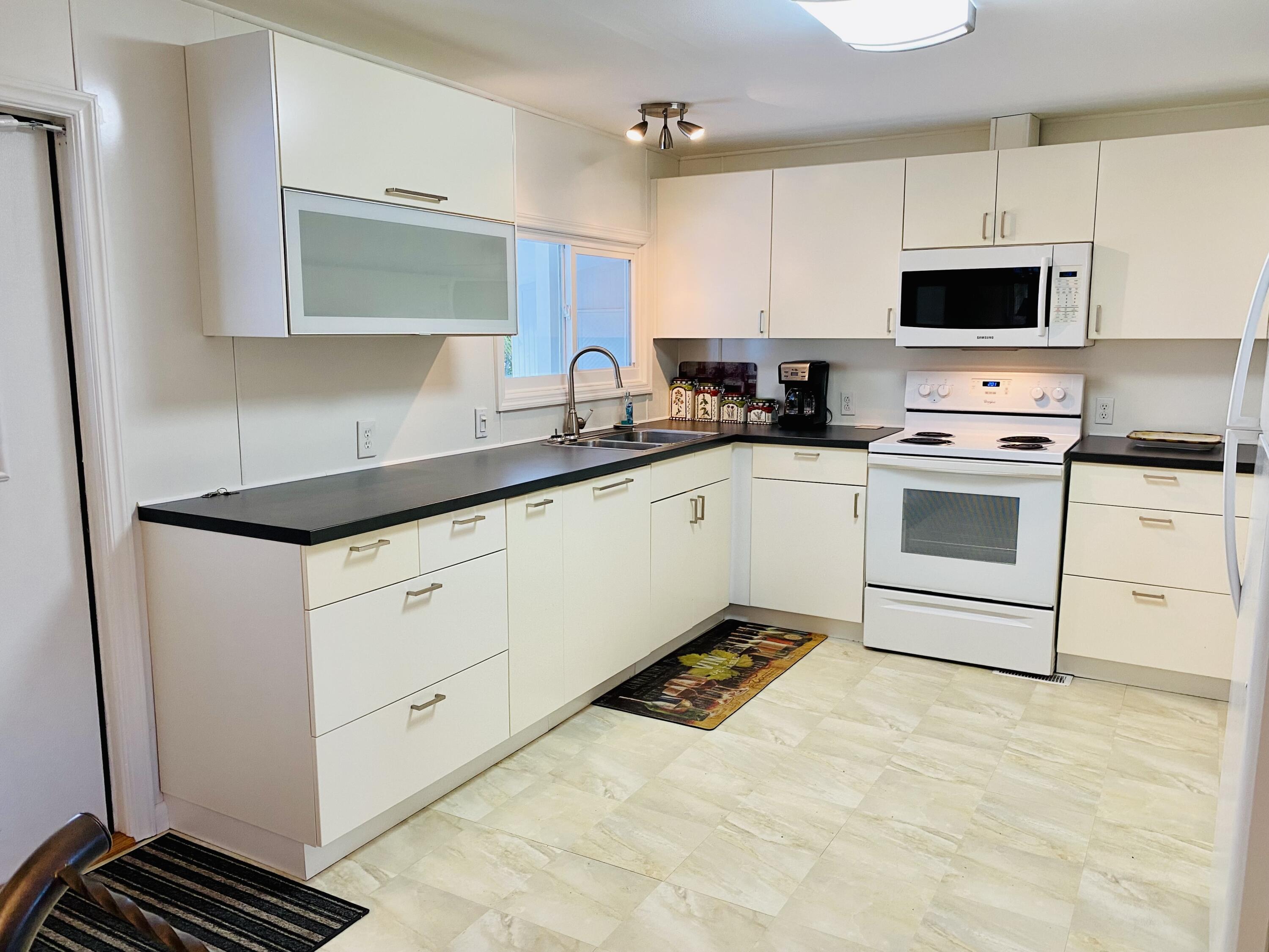 4467 Sandpine Circle Boynton Beach, FL 33436 - Photo 12 of 46 IMG-2449