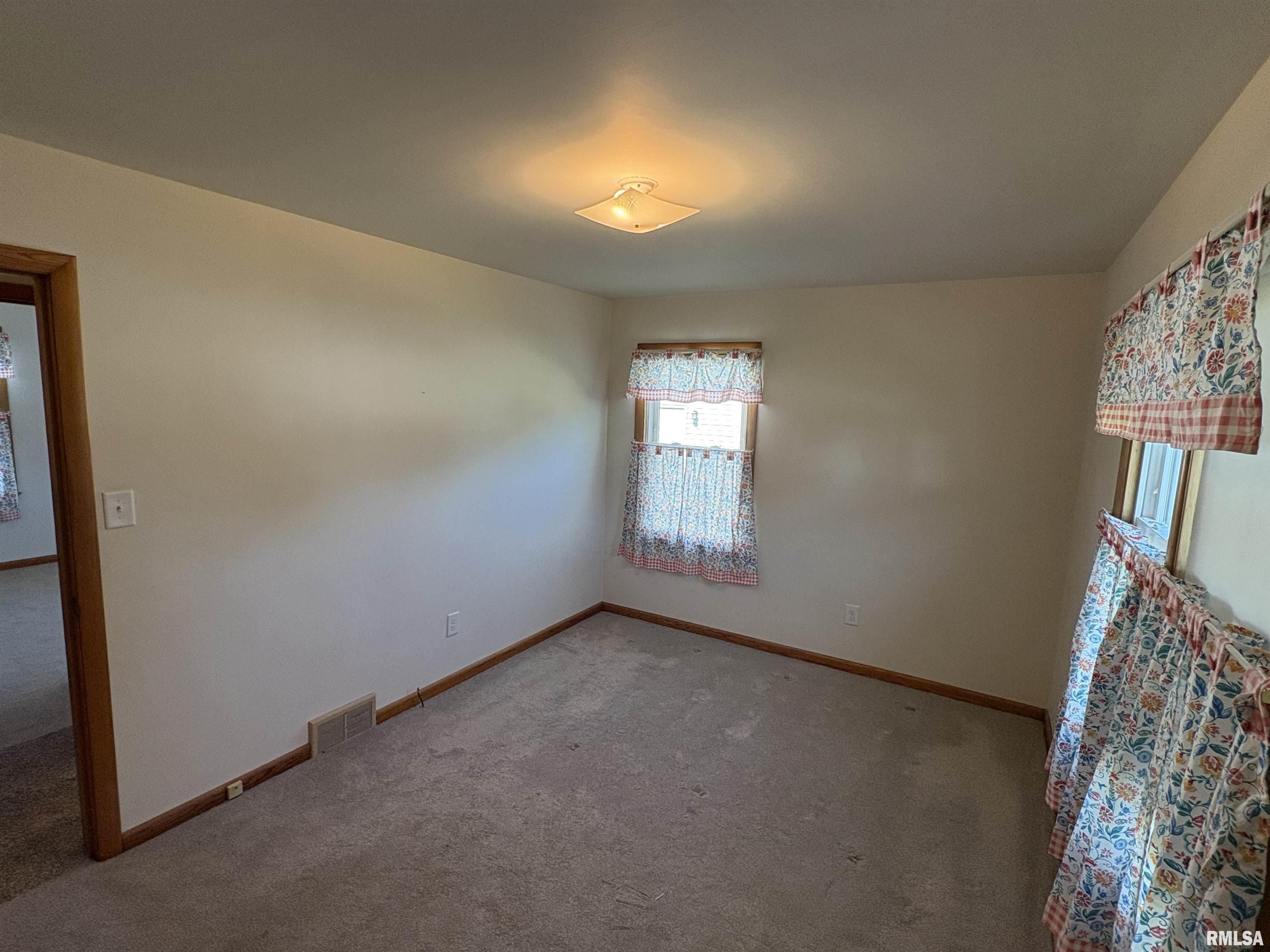 870 Park View Road Galesburg, IL 61401 - Photo 32 of 60