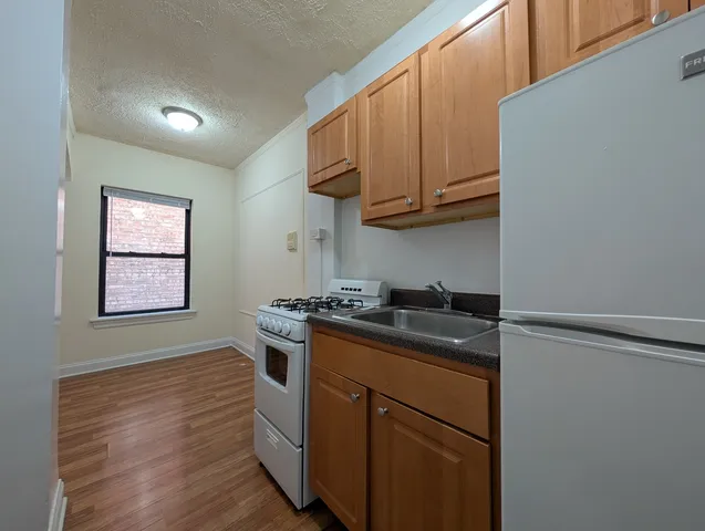 $1,150 | 5417 North Kenmore Avenue, Unit 303, Chicago, IL 60640