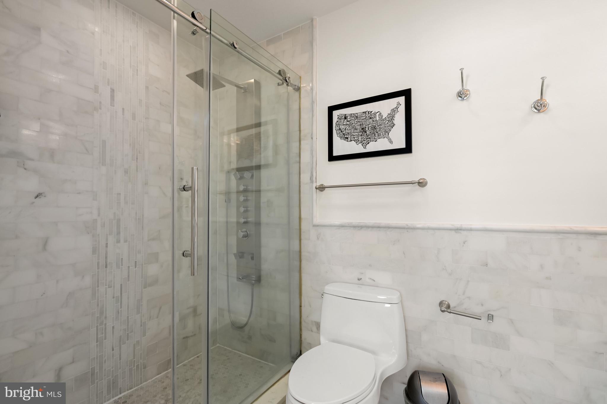 151 Uhland Terrace Northeast Washington, DC 20002 - Photo 14 of 21 Primary En-suite Bathroom
