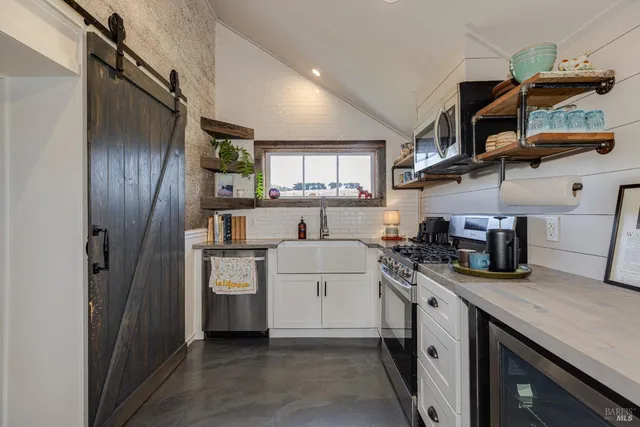 $2,249,000 | 3150 Pepper Road, Petaluma, CA 94952