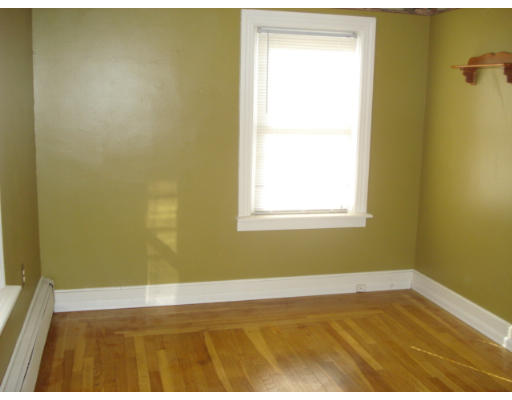 196 Rosemere Road Pawtucket, RI 02861 - Photo 7 of 13 Gallery Image 7