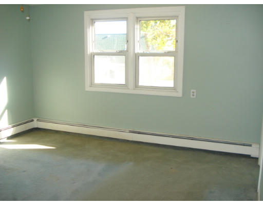 196 Rosemere Road Pawtucket, RI 02861 - Photo 10 of 13 Gallery Image 10