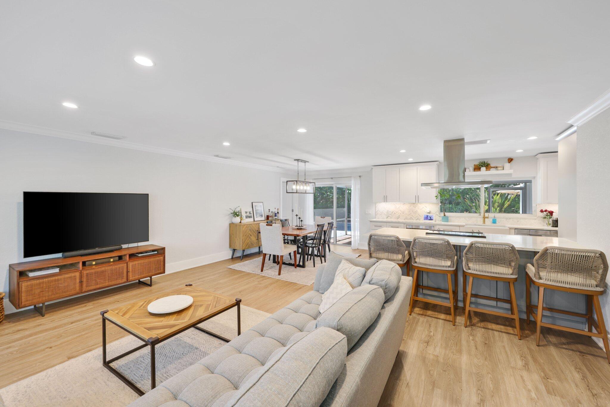 926 Southwest 1st Street Boca Raton, FL 33486 - Photo 11 of 59 Living room