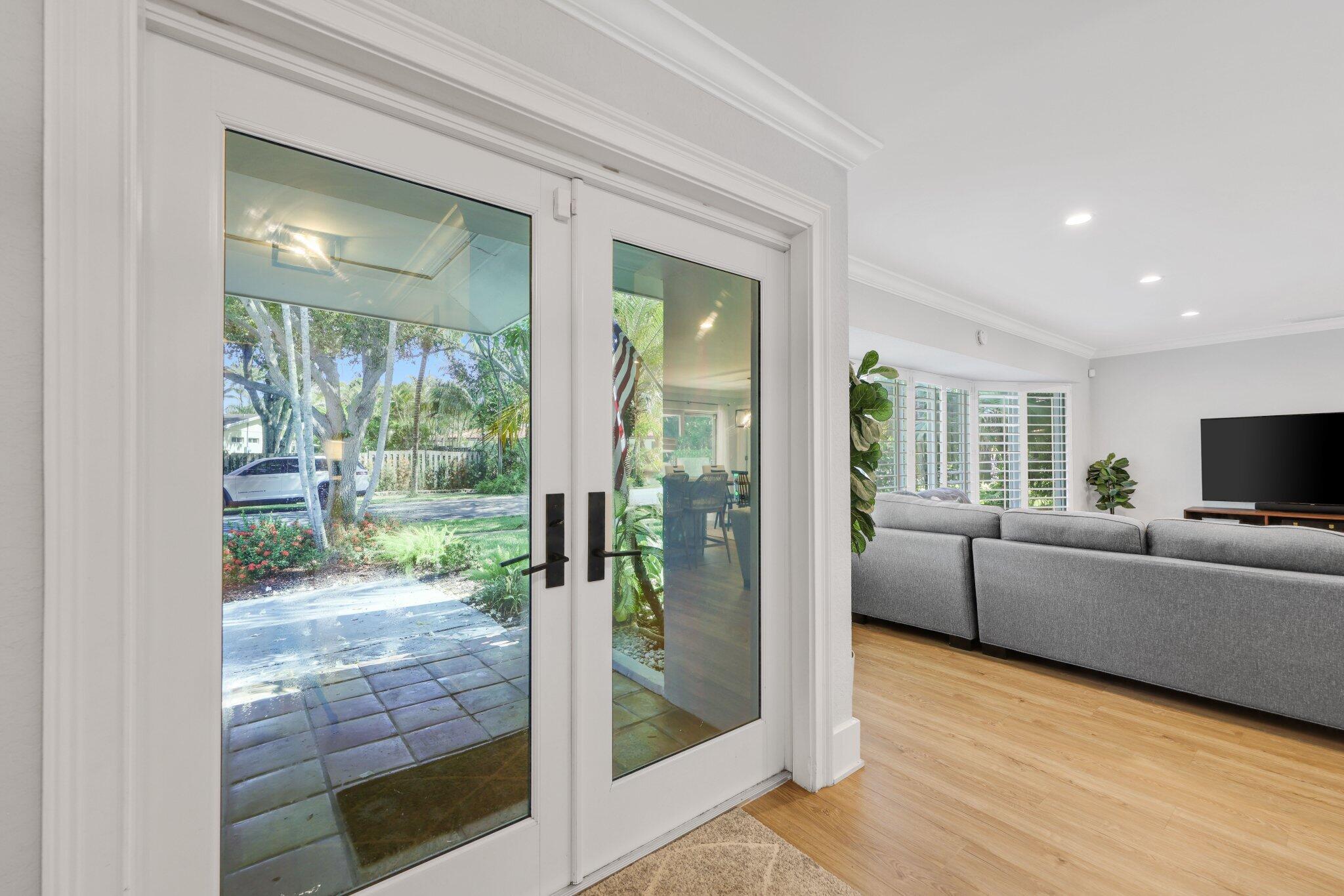 926 Southwest 1st Street Boca Raton, FL 33486 - Photo 7 of 59 Entry way