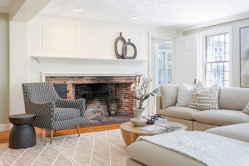42 Edmunds Road Wellesley, MA 02481 - Photo 12 of 42