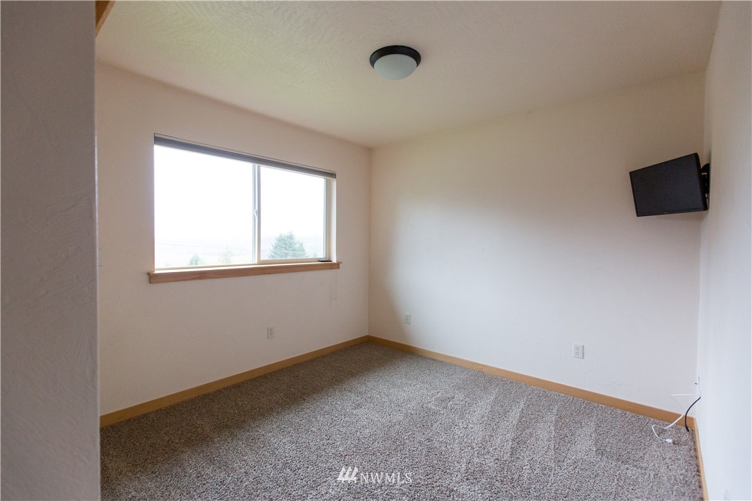 238 Devereese Road Chehalis, WA 98532 - Photo 11 of 17 Gallery Image 11