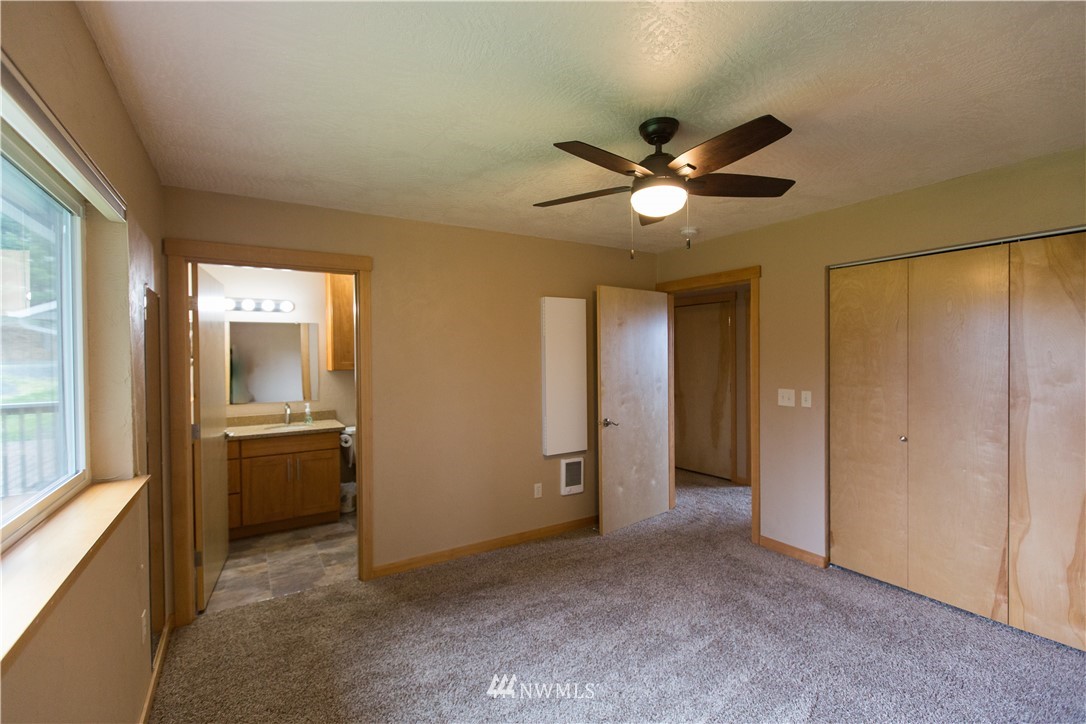 238 Devereese Road Chehalis, WA 98532 - Photo 9 of 17 Gallery Image 9