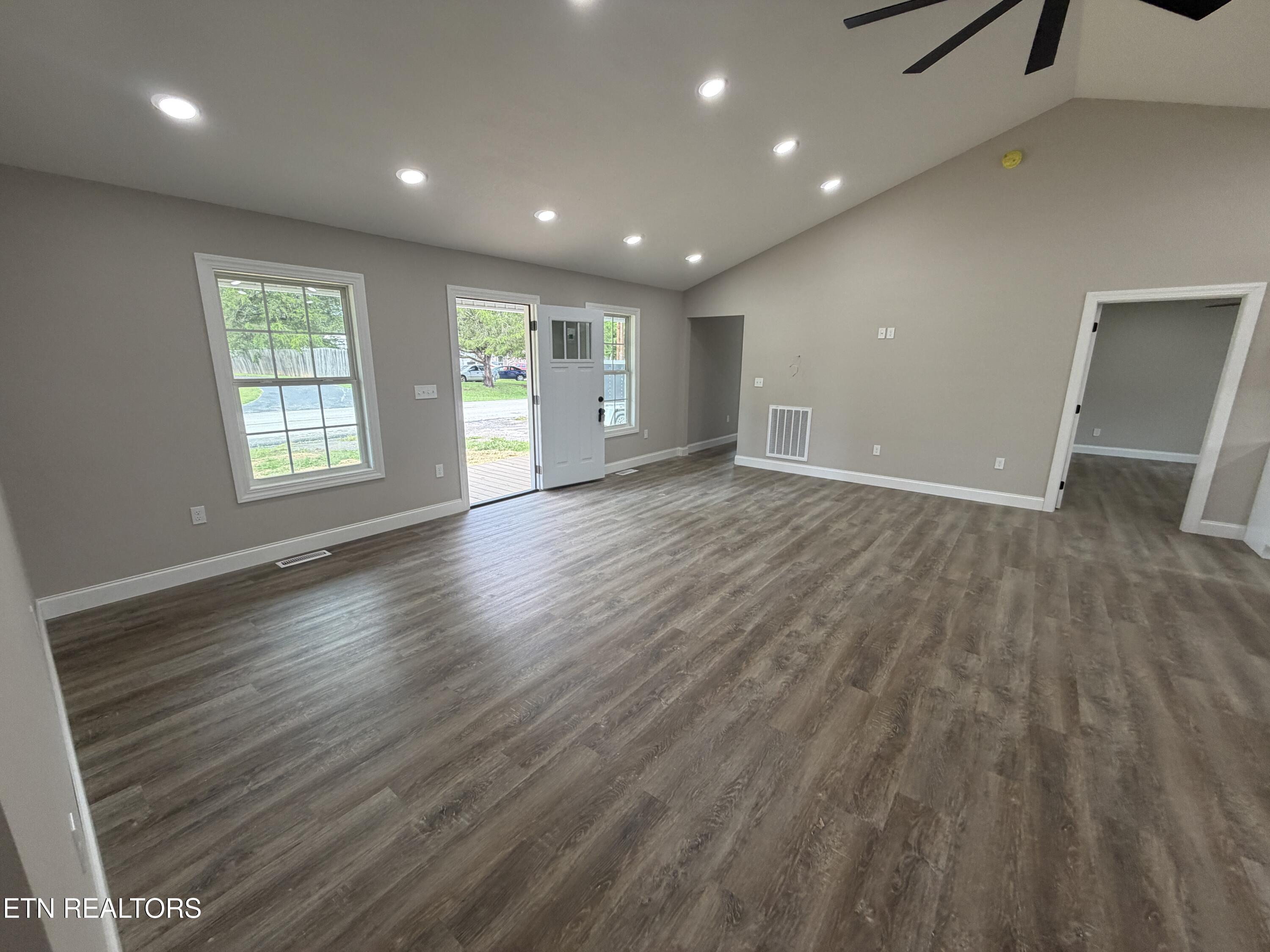 116 Bristol Road Harrogate, TN 37752 - Photo 11 of 28 8F1ECA50-3404-4E17-8DFC-1CE2764966FE