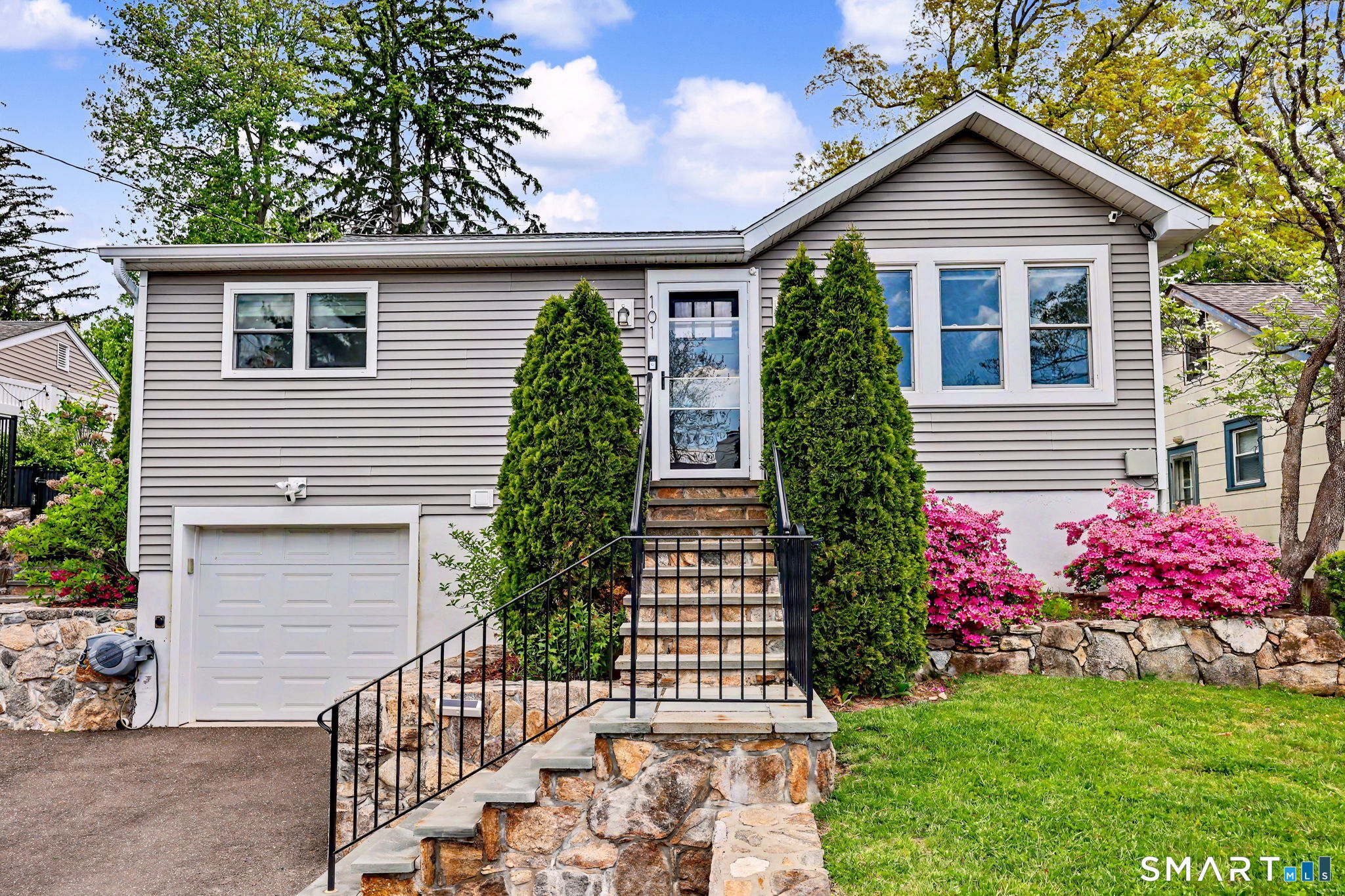 101 Hirsch Road Stamford, CT 06905 - Photo 2 of 37