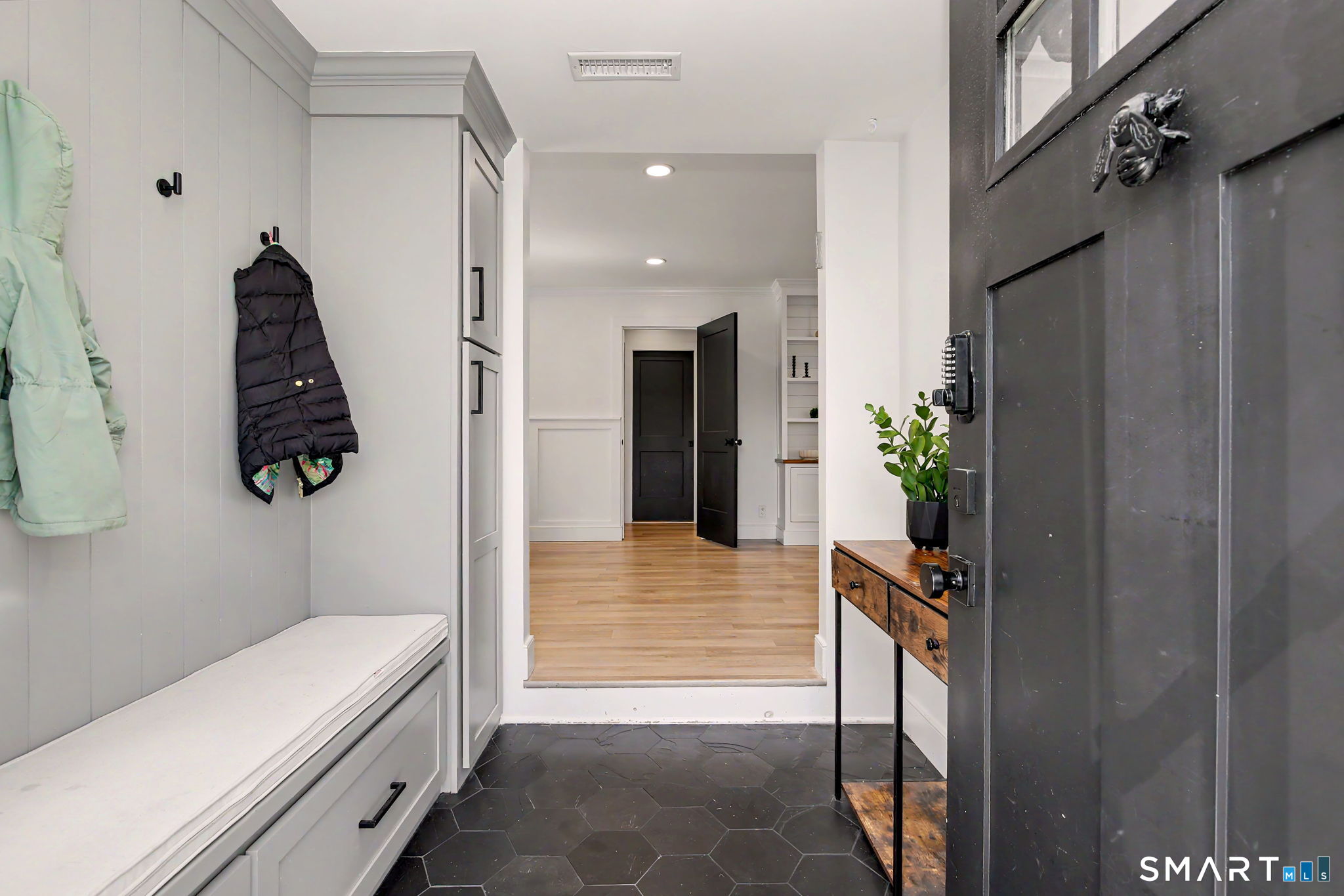 101 Hirsch Road Stamford, CT 06905 - Photo 2 of 34