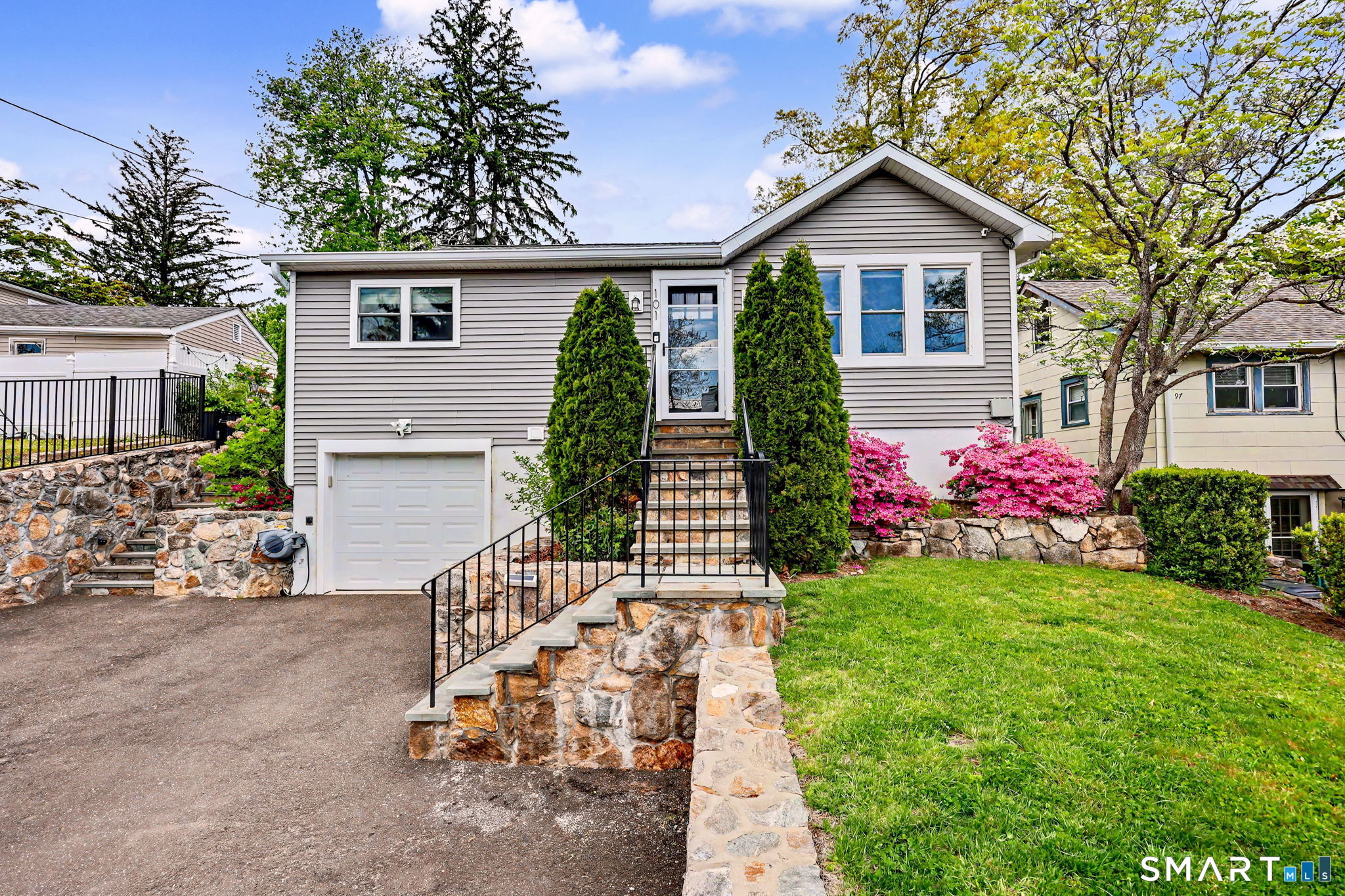101 Hirsch Road Stamford, CT 06905 - Photo 3 of 37