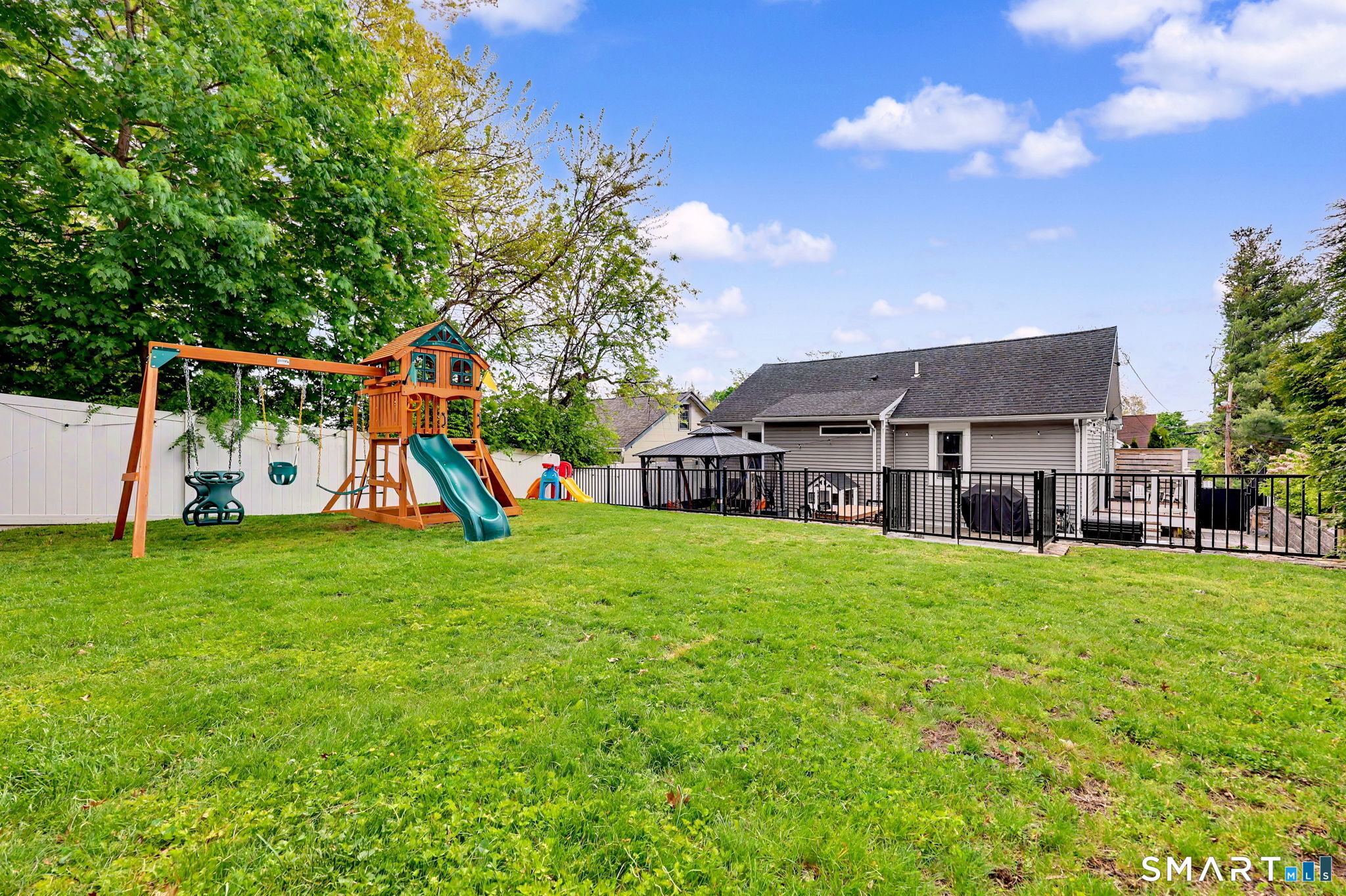 101 Hirsch Road Stamford, CT 06905 - Photo 35 of 37
