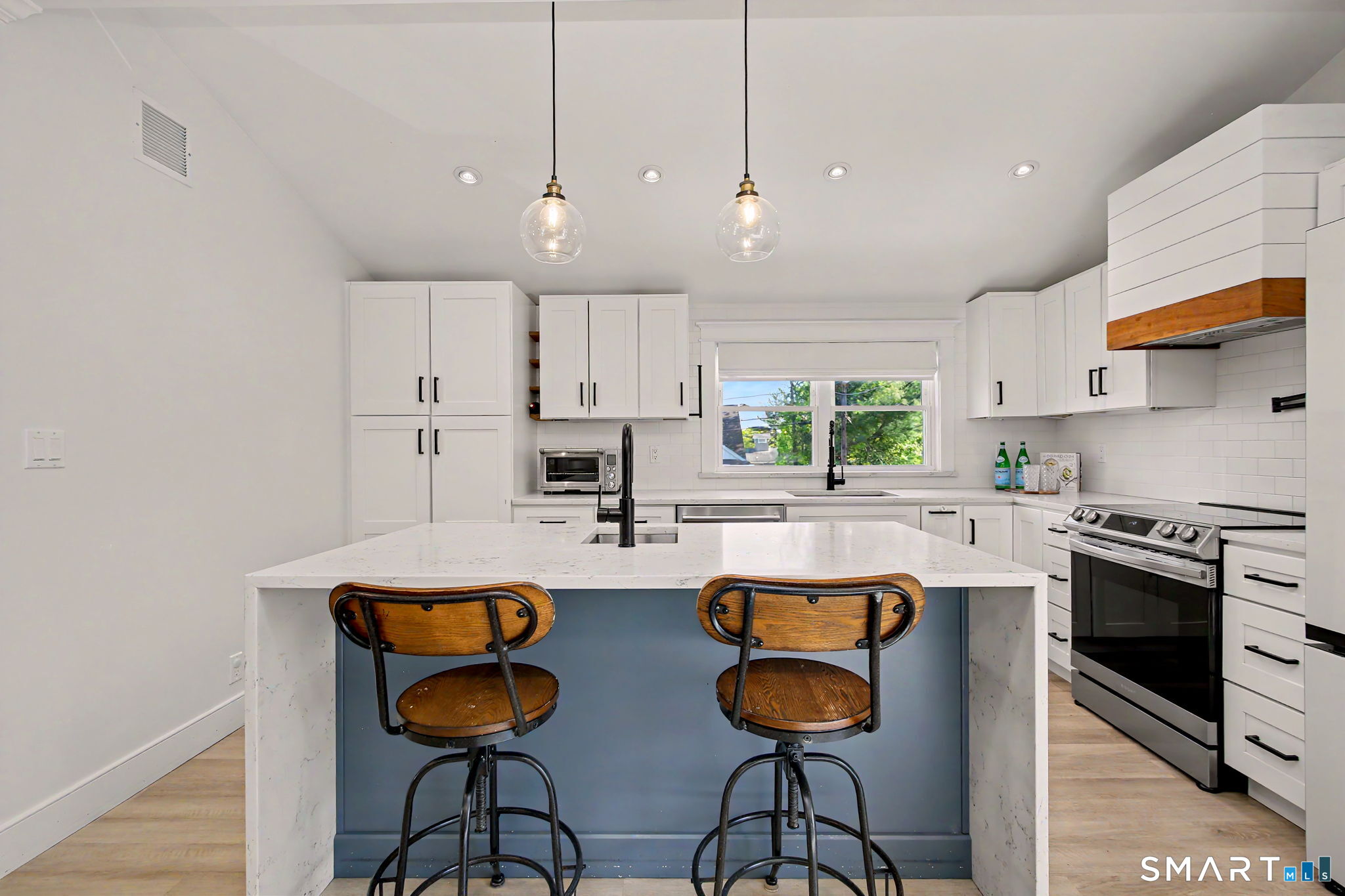 101 Hirsch Road Stamford, CT 06905 - Photo 10 of 34