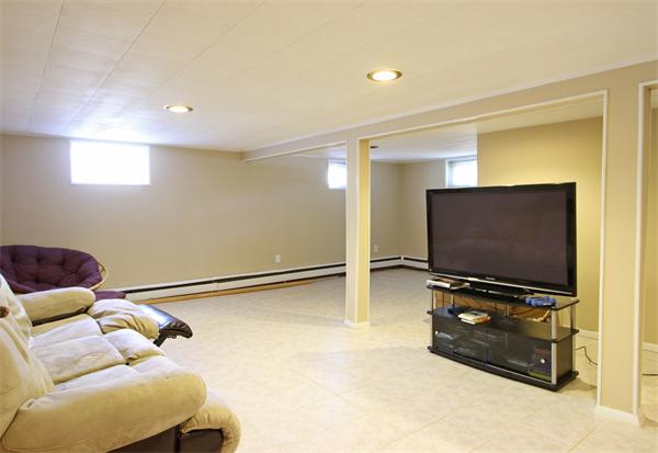 2 Meredith Road Peabody, MA 01960 - Photo 7 of 16 Gallery Image 7