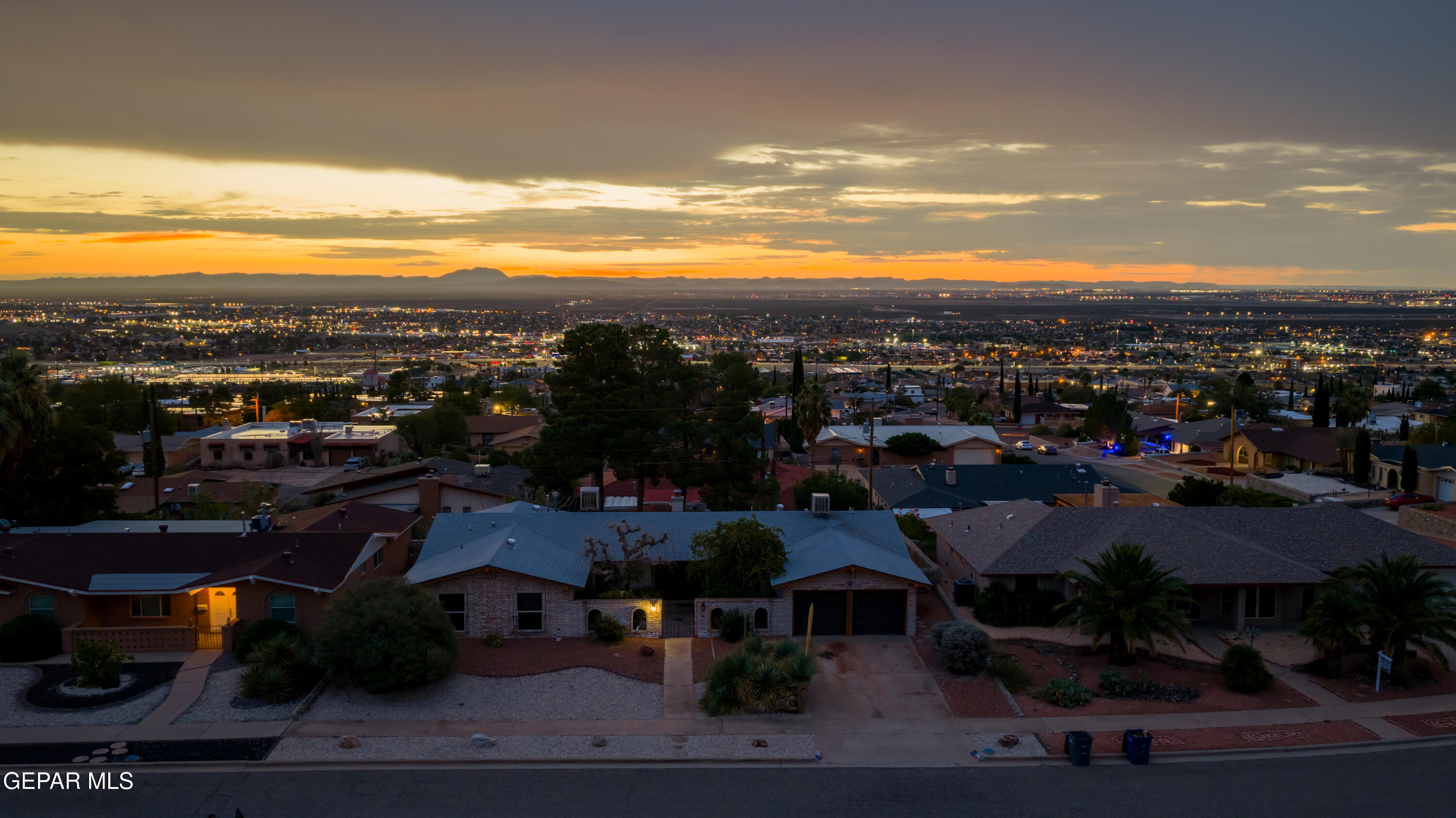9002 Rancich Street El Paso, TX 79904 - Photo 5 of 38 89-9002 Rancich DRONES -8
