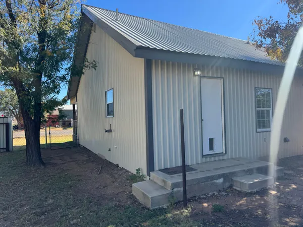 $123,200 | 302 South Avenue G, Lamesa, TX 79331
