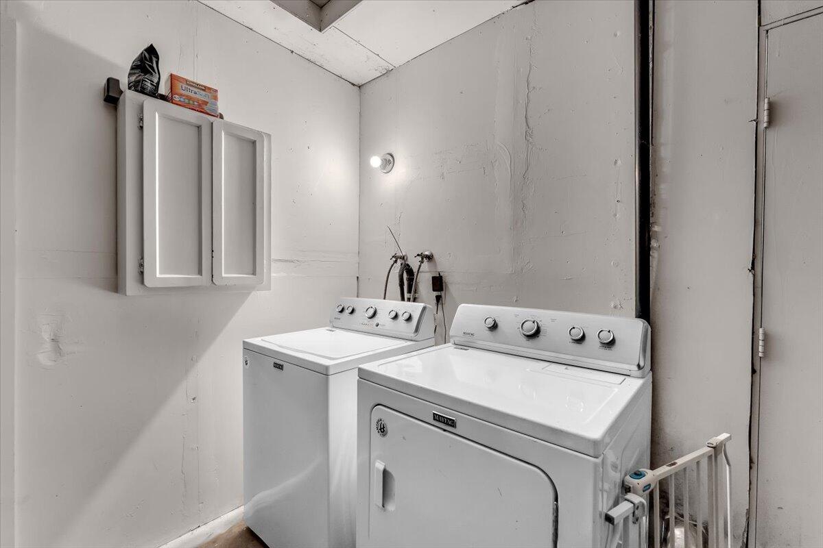 1234 Pershing Street Redding, CA 96003 - Photo 19 of 30 Laundry Area