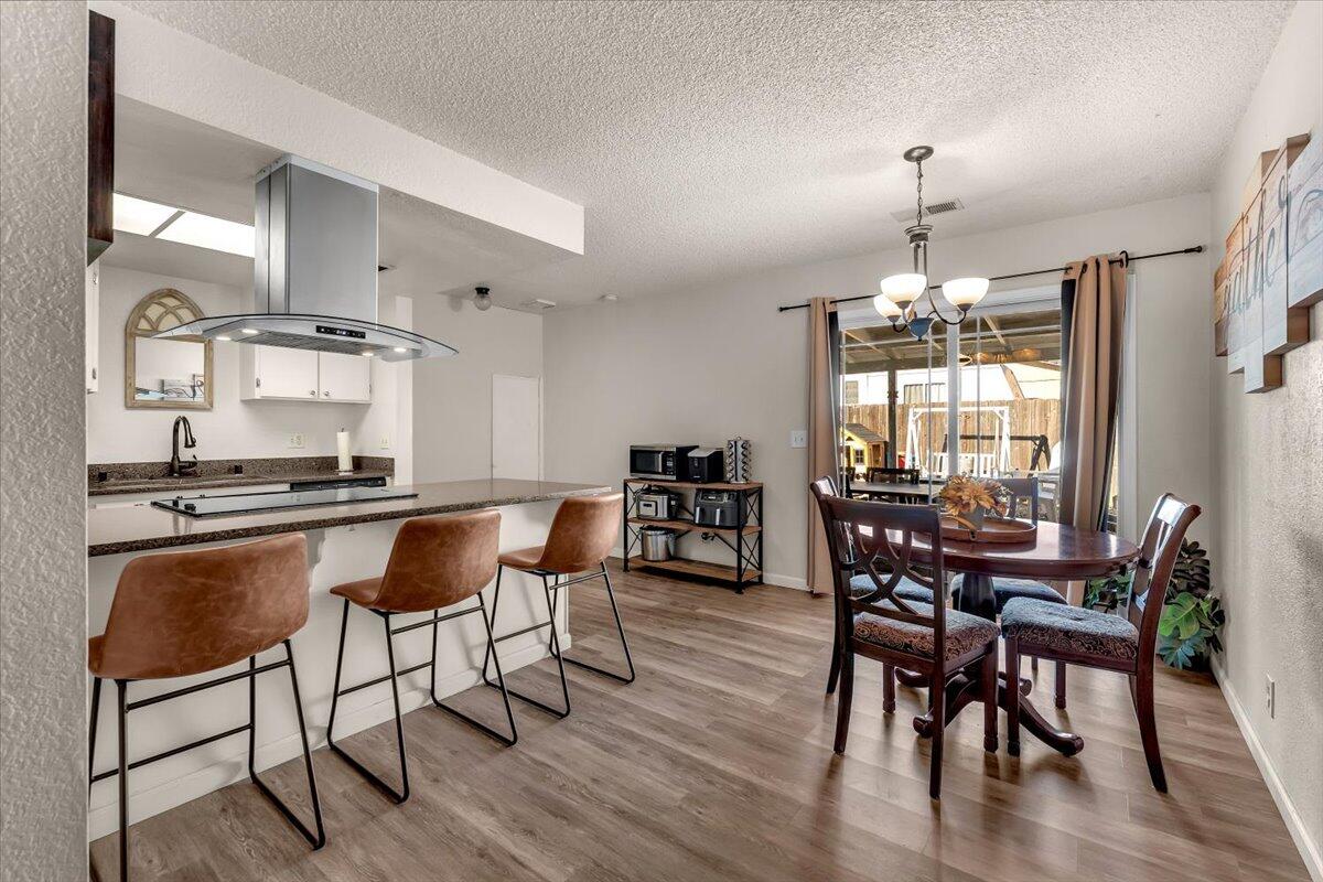 1234 Pershing Street Redding, CA 96003 - Photo 7 of 30 Breakfast Bar/Dining Area