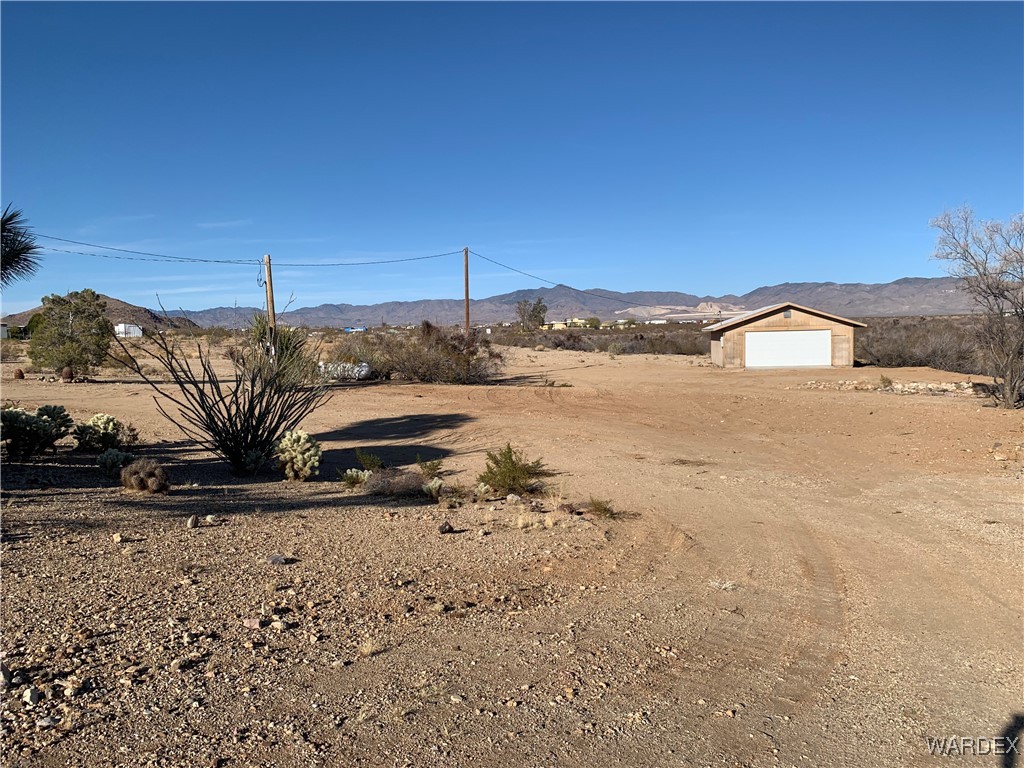 5118 Cordes Road Golden Valley, AZ 86413 - Photo 2 of 17 View of mountain feature
