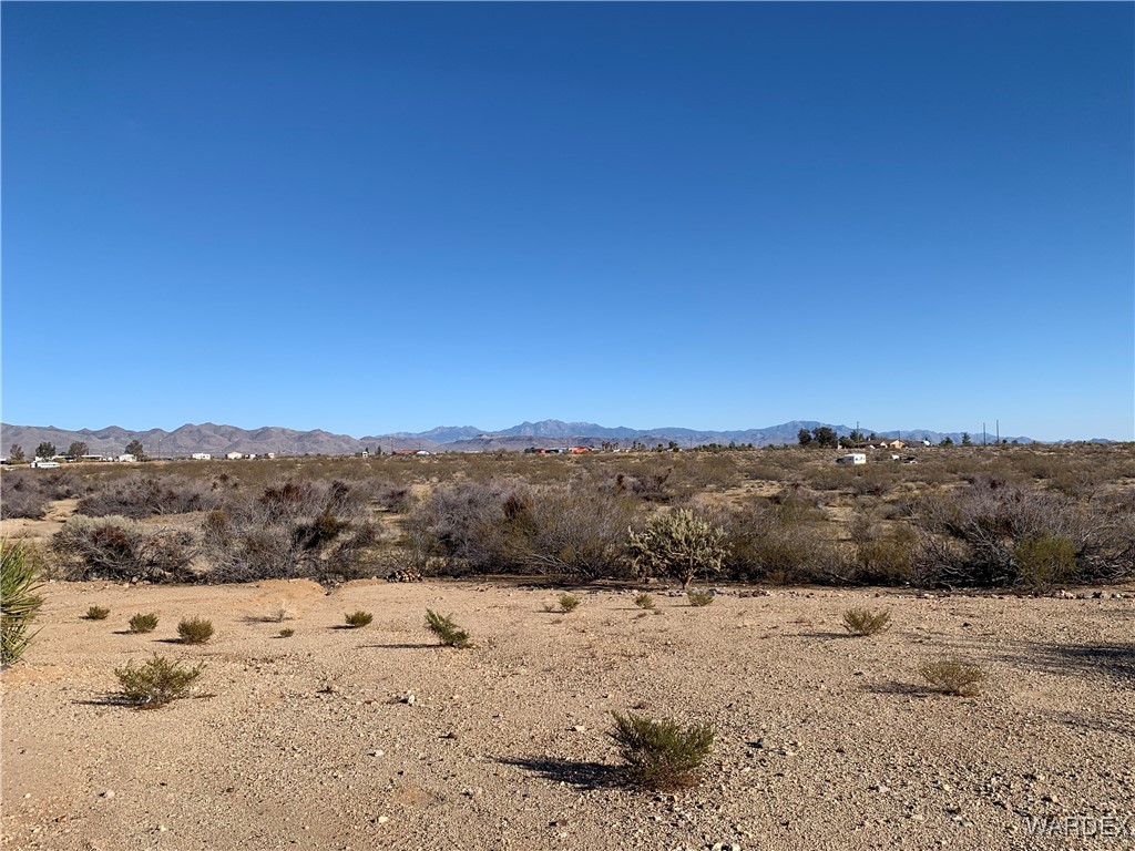5118 Cordes Road Golden Valley, AZ 86413 - Photo 5 of 17 View of mountain feature