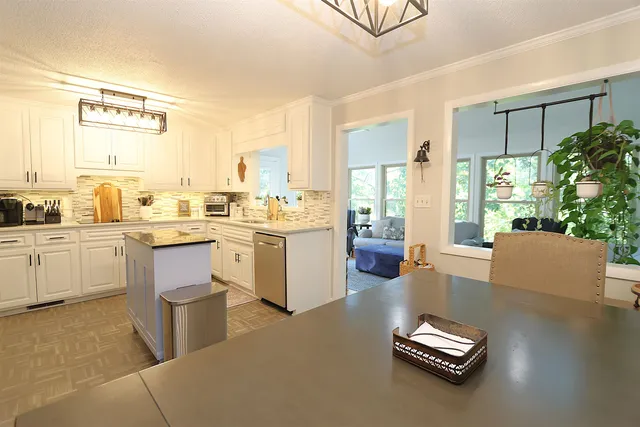 $615,000 | 294 Hollis Drive, Spartanburg, SC 29307