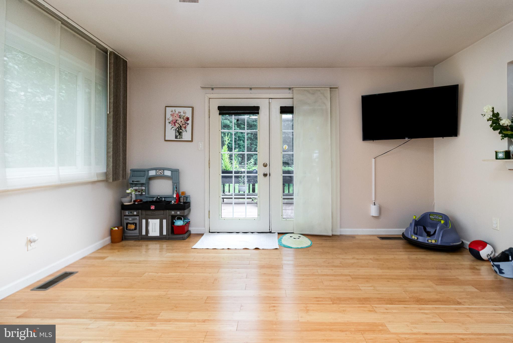 5212 Farmcrest Circle Prince George, VA 23875 - Photo 23 of 27 a view of a livingroom with furniture