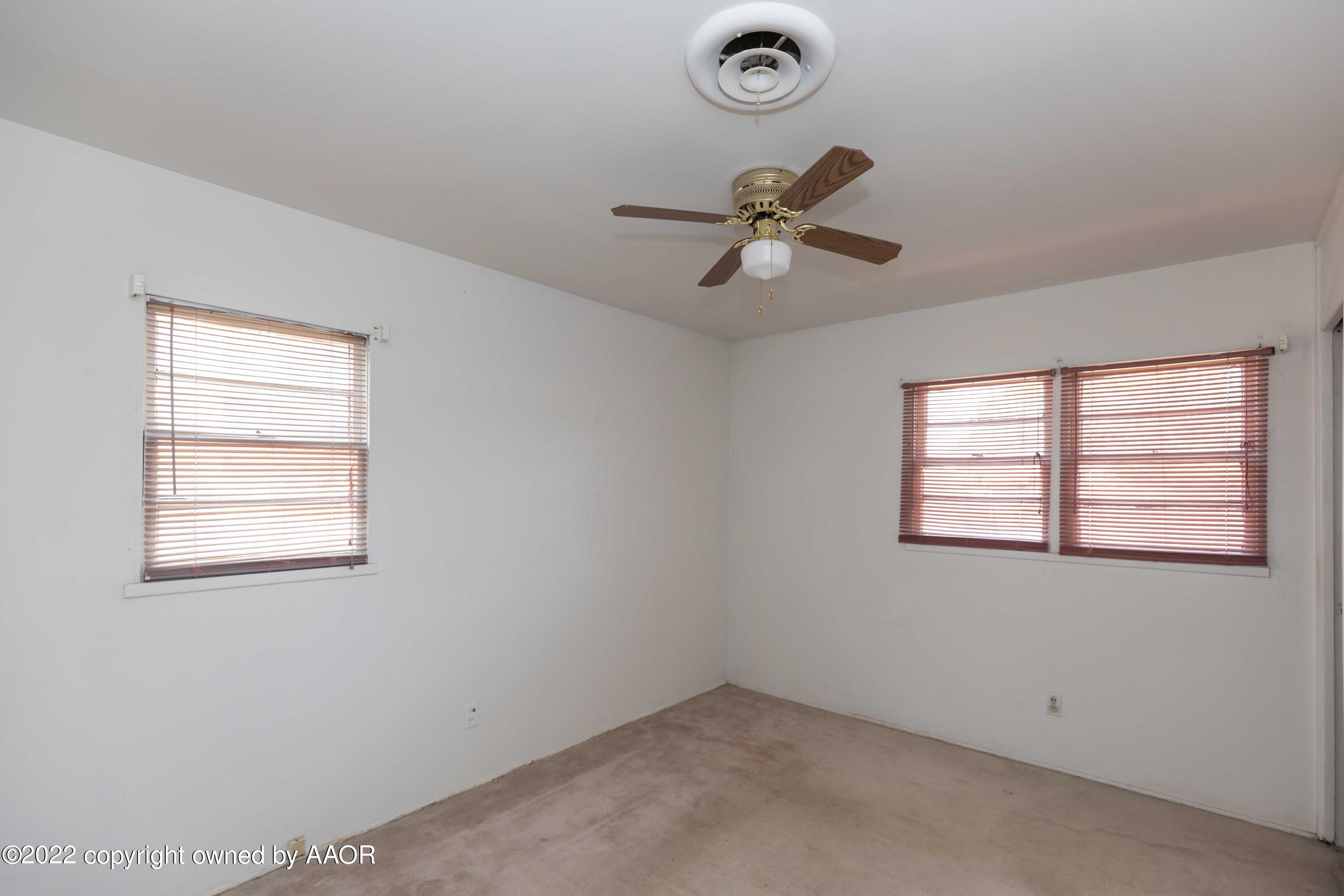 5138 Crockett Street Amarillo, TX 79110 - Photo 14 of 35 an empty room