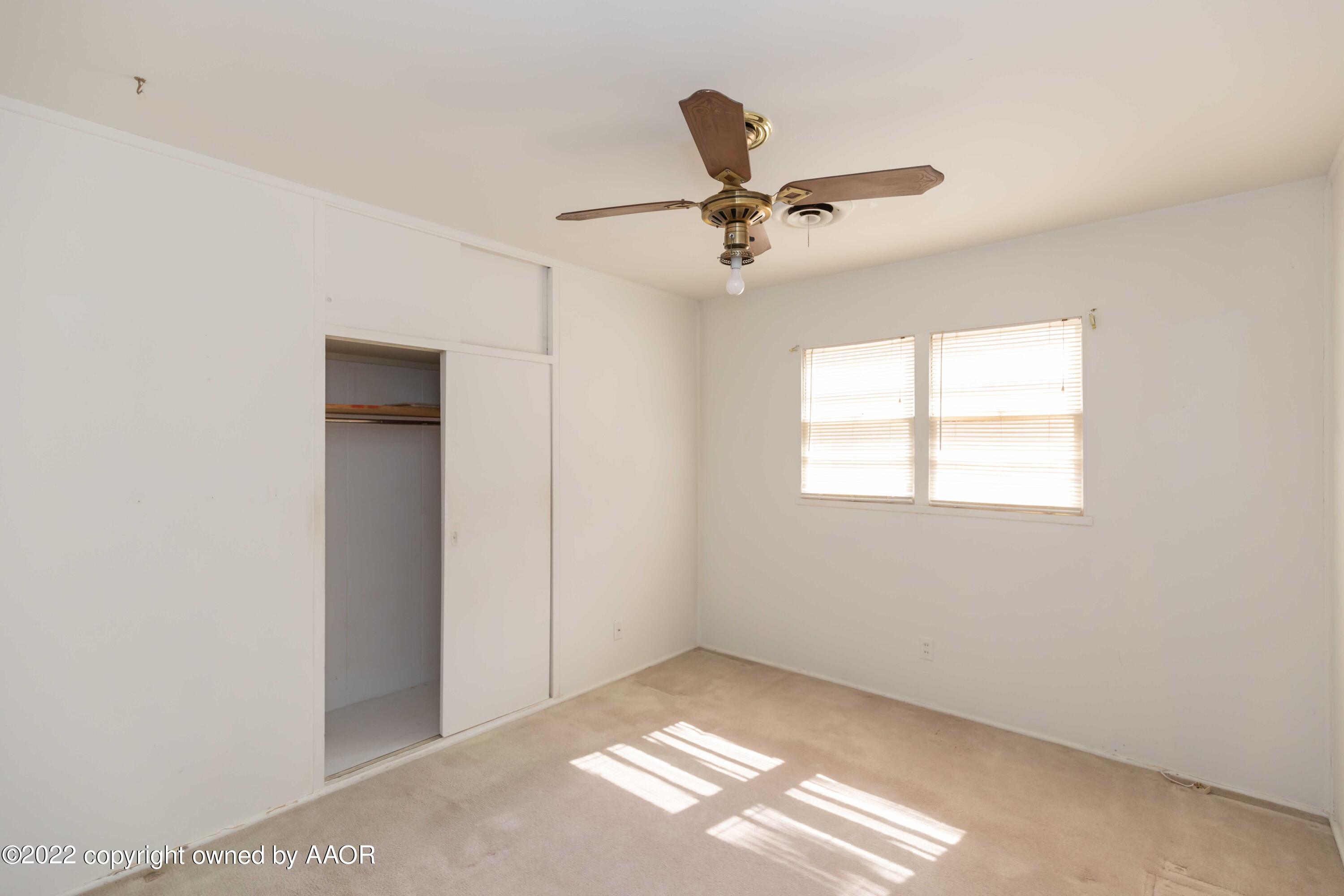 5138 Crockett Street Amarillo, TX 79110 - Photo 27 of 35 a view of an empty room