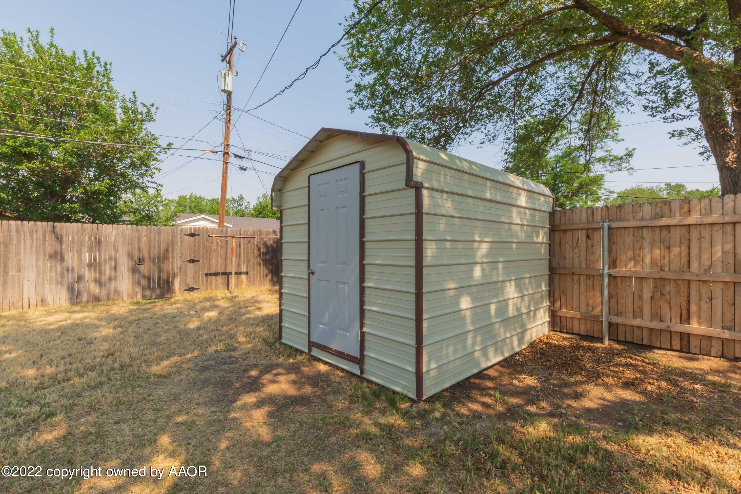 5138 Crockett Street Amarillo, TX 79110 - Photo 35 of 35 a house view with a outdoor space