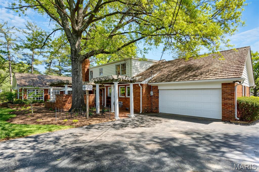 11101 Hermitage Hill Road Frontenac, MO 63131 - Photo 41 of 46