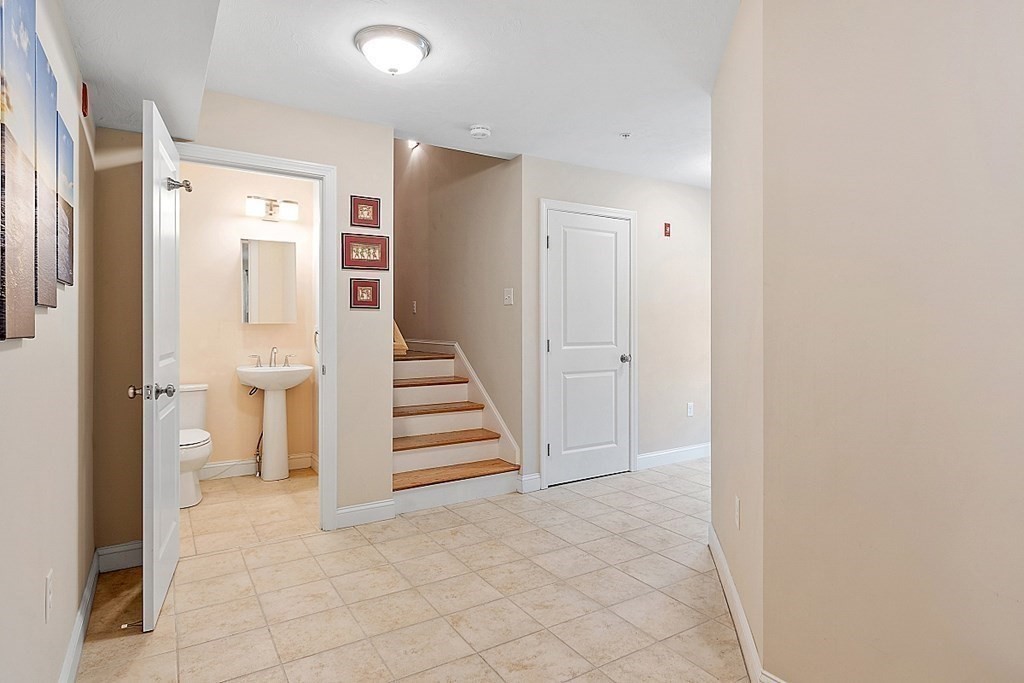 16 Compass Point, Unit 16 North Andover, MA 01845 - Photo 6 of 42