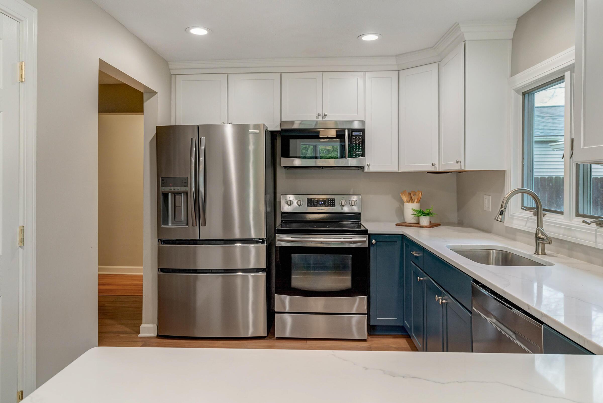 2234 Wickliffe Road Columbus, OH 43221 - Photo 11 of 42 Kitchen